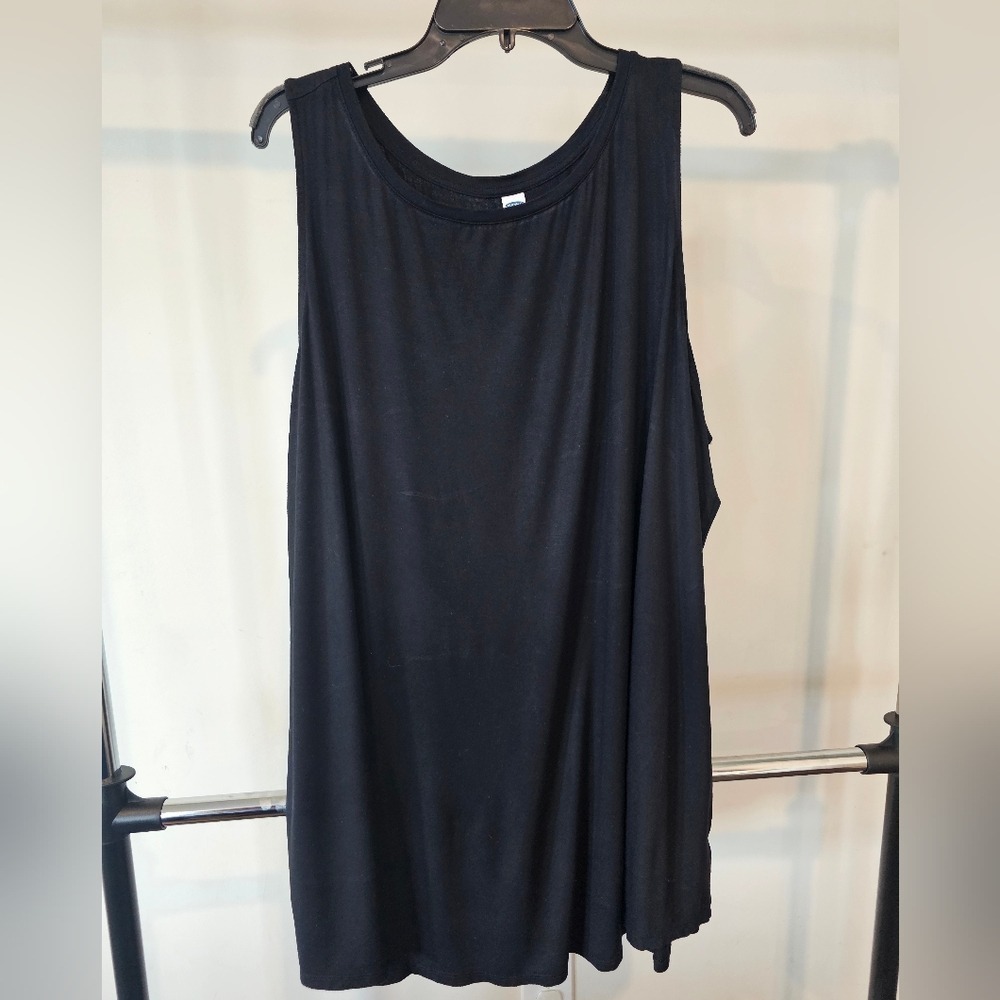 Women's sz 4X Old Navy Luxe Black Tank Top Sleeveless Curved Hem Plus Round Neck